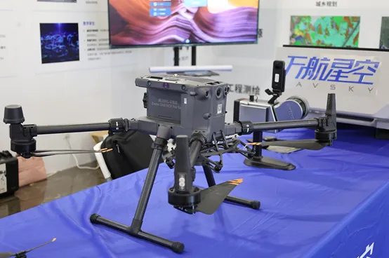 1733814074626112.jpg 1733814074626112.jpg